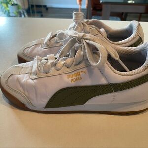 Puma Roma Sneakers White Olive Green Youth US 2C / EU 33 EUC